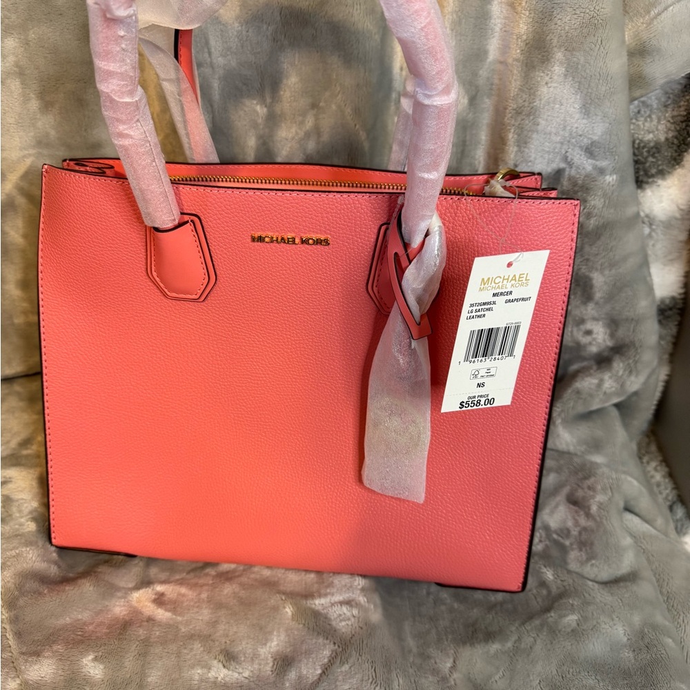 Michael Kors Coral Pink Tote Bag. NWT - Picture 10 of 13